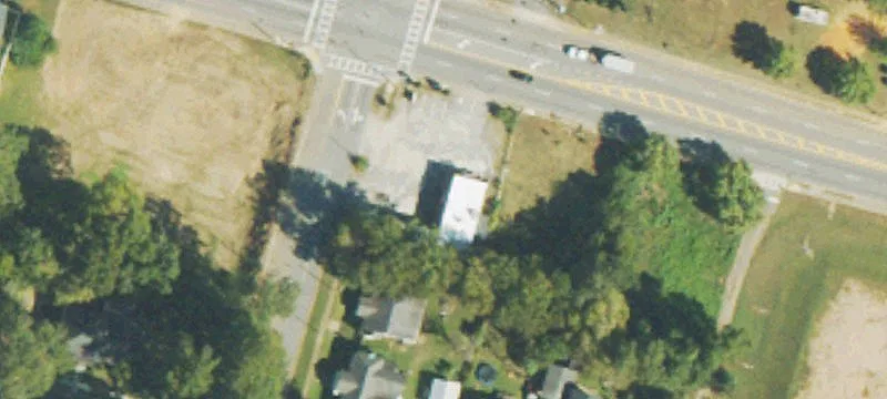 906 Ave E Ave