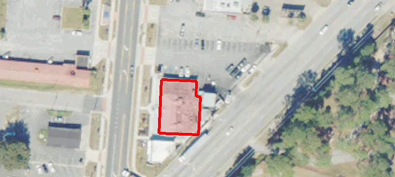 470 Main St