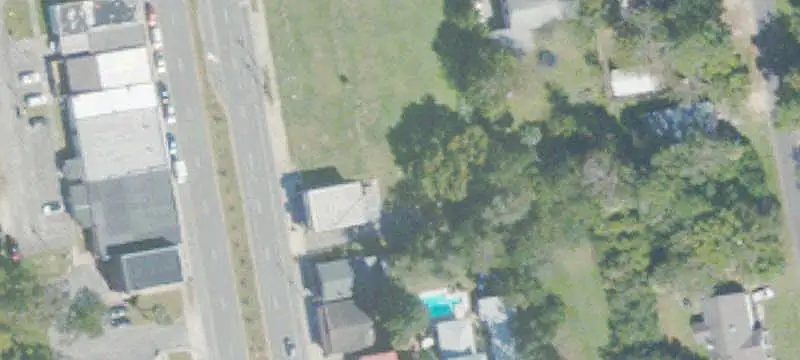 305 Bedell Ave