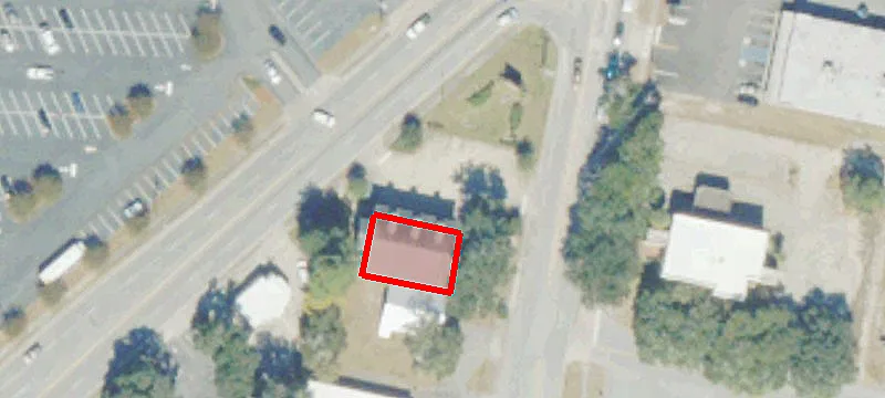 401 Main St