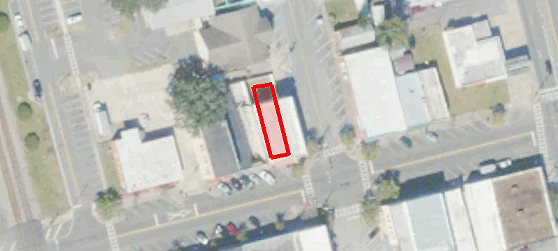 3885 Main St