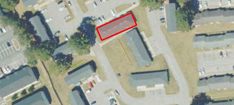 560 Main St