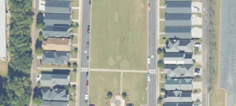 10 Greenway Ln