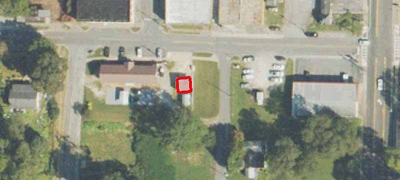 32 Lipham St
