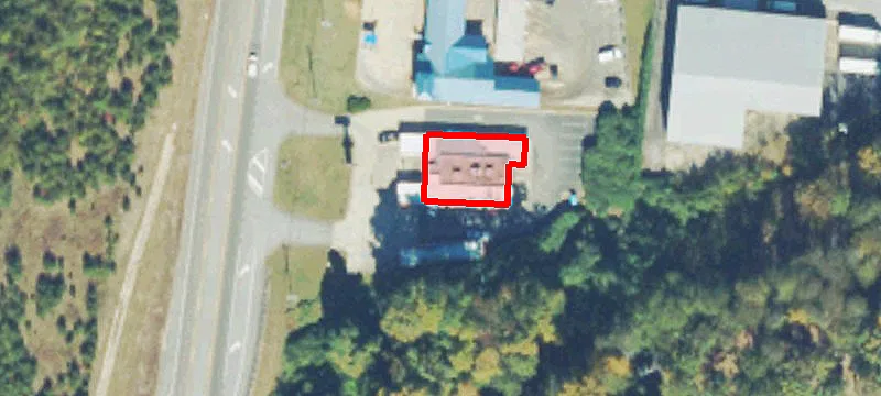 1121 Main St