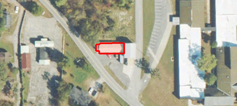 3235 Lakeview Dr