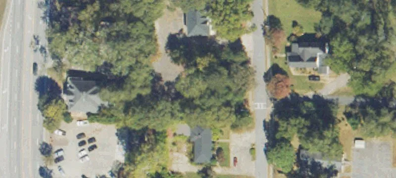 305 Lee St