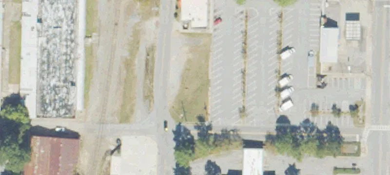 Bank St