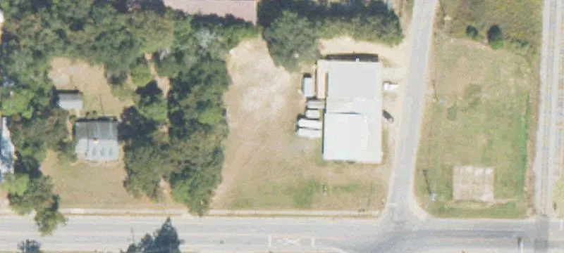 560 Main St