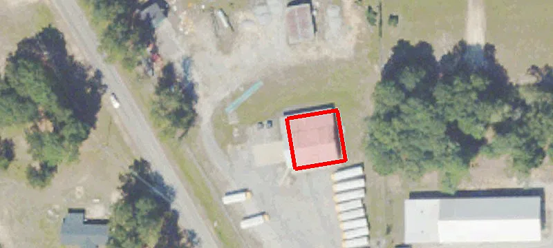 824 School Cir