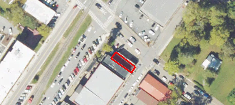 490 Main St