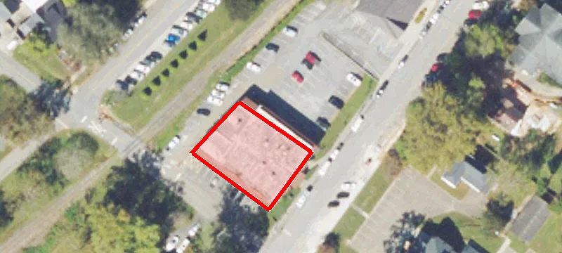 990 Main St