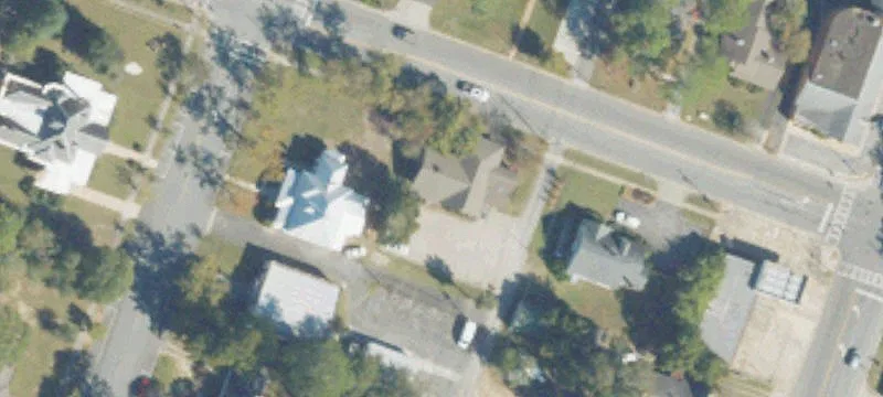 106 12th E St