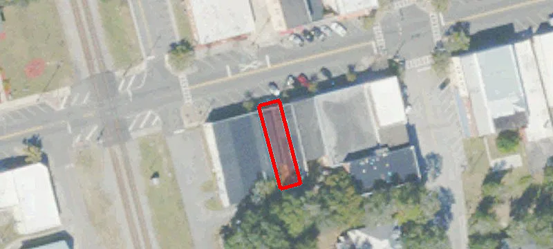 3852 Main St