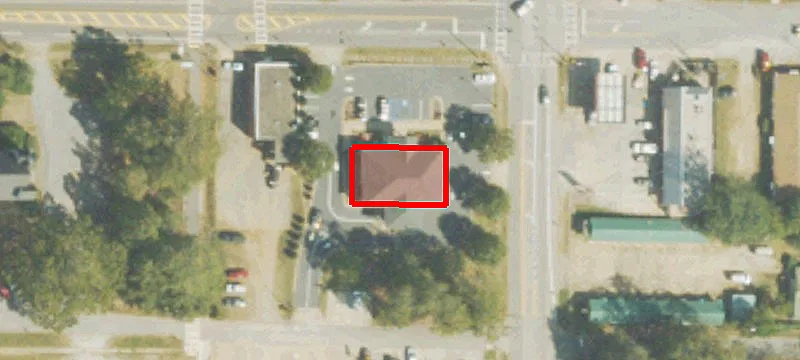 123 College St