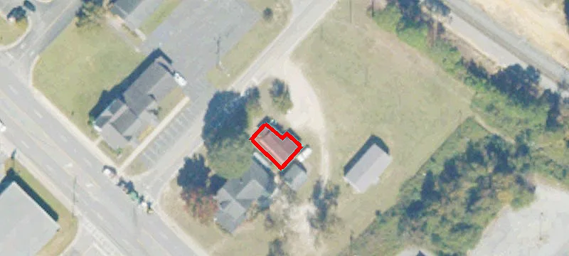 6 Ctr Ave