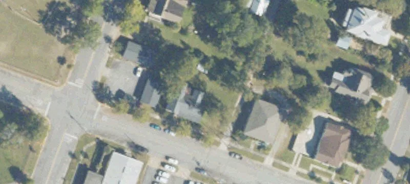 211 4th W St