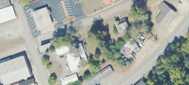 Bank St