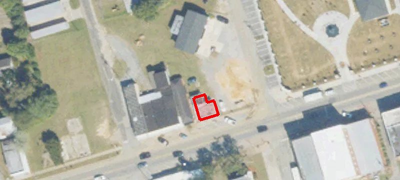 300 Main St