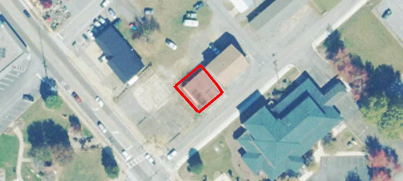 81 Riv St