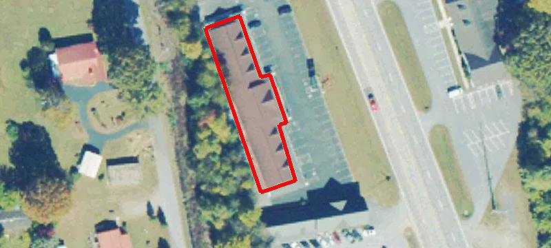 695 Main St