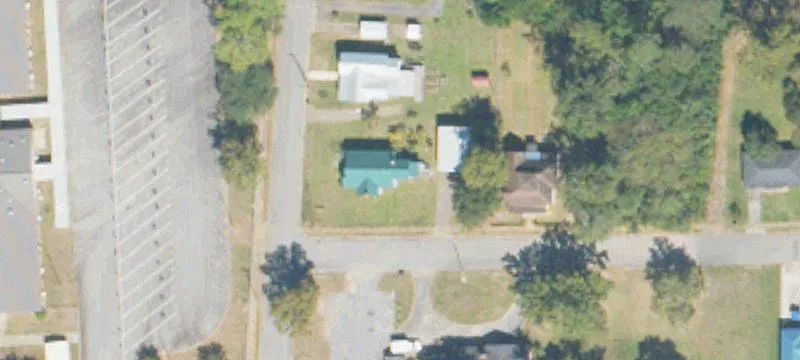 48 Robinson Ave