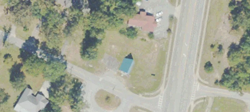 100 Lakeshore N Dr