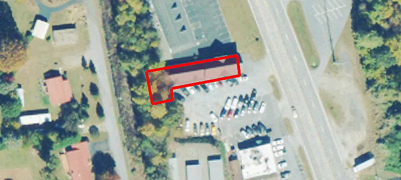 595 Main St