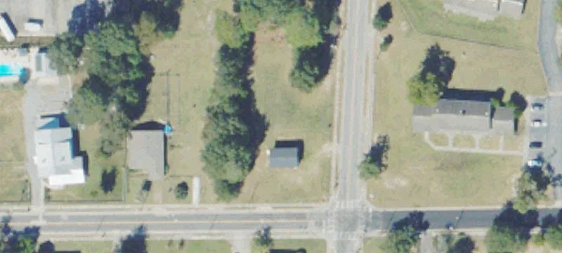 601 James St