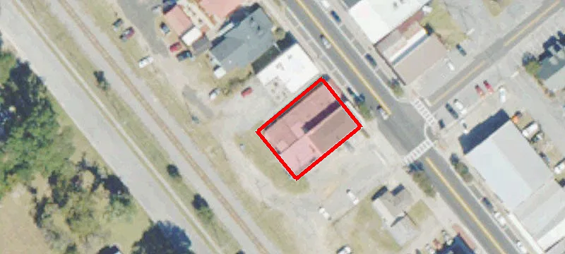 104 Laurel St