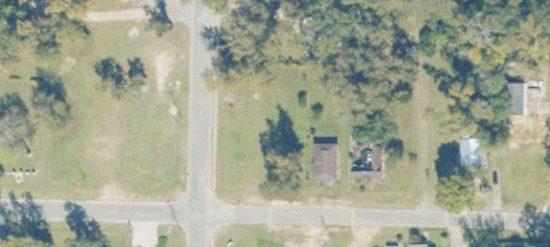 403 Oak St