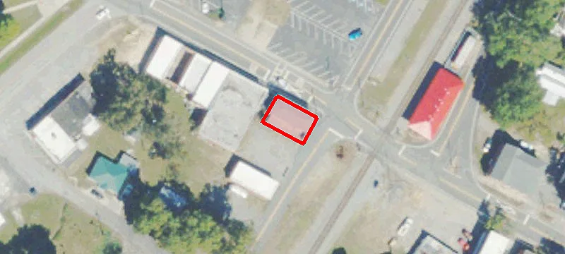 301 Main St