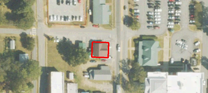 105 College St