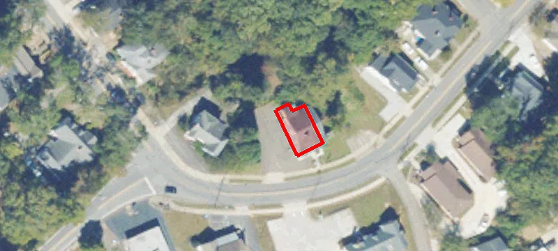 590 Main St