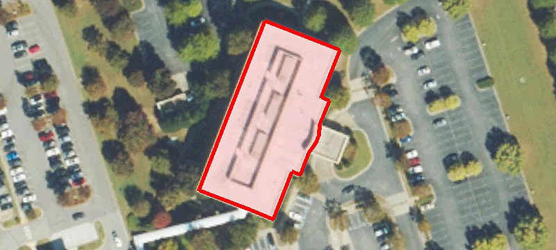 1800 Tree Ln