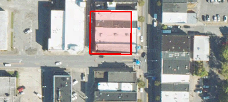 320 Main St