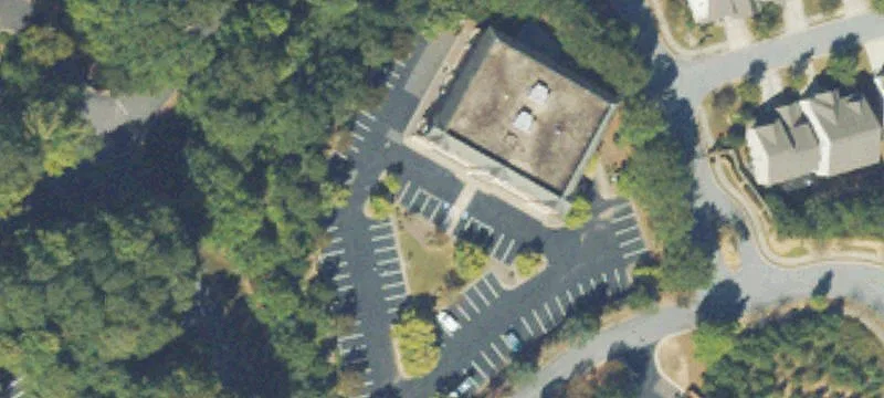 900 Holcomb Woods Pkwy