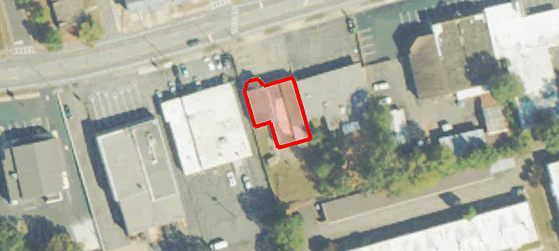 1037 Baxter St