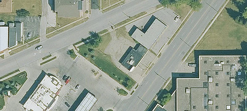 2438 Hubbell Ave