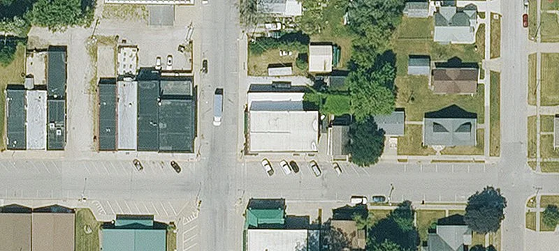 904 1st St