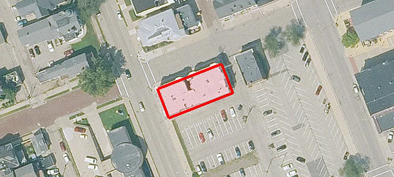 1292 Main St