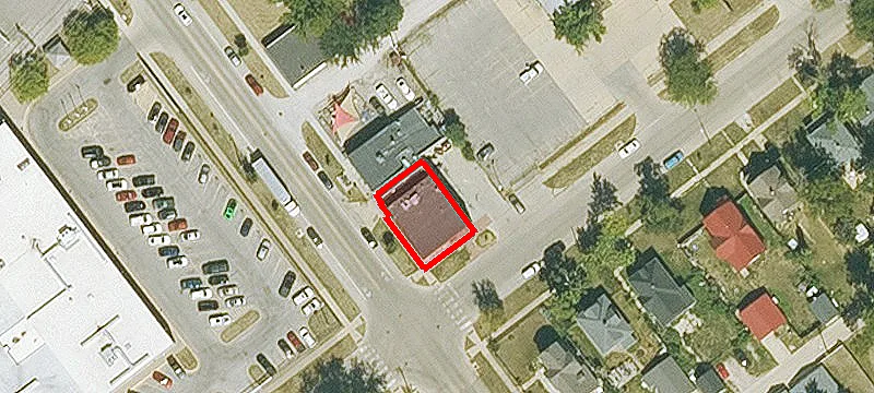 1600 Ee NE Ave