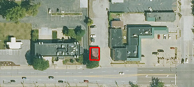 7025 Douglas Ave