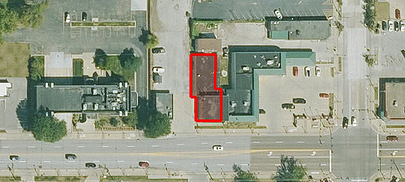 7015 Douglas Ave