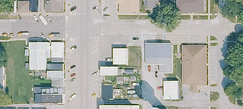 129 Ctr N Ave