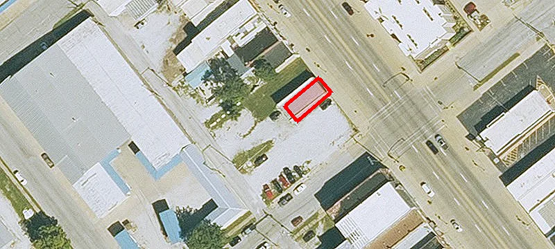 906 Main St