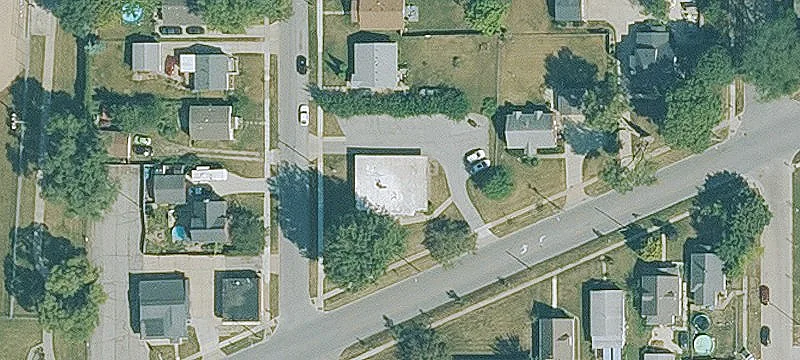 2704 Easton Blvd