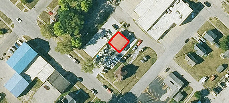 1821 Commercial St