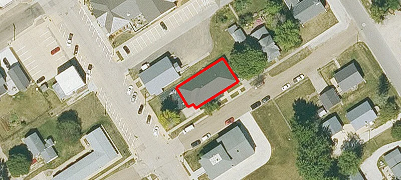 702 Main St
