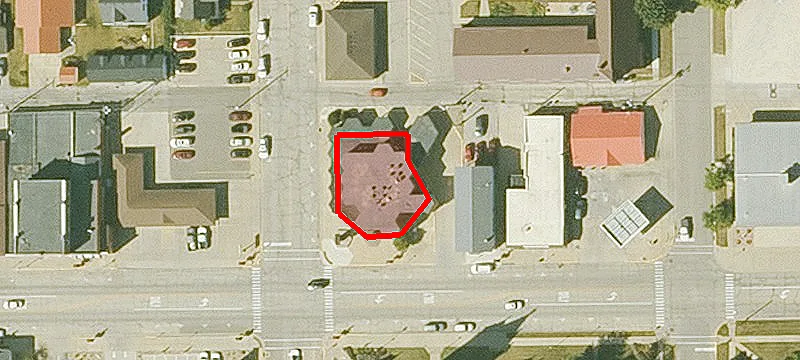 300 Main St
